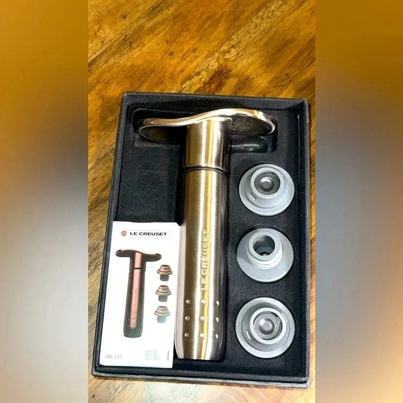 NWT Le Creuset WA-137AS Metal Wine Pump Preserves Open Wine (Stainless Steel) - Picture 6 of 11